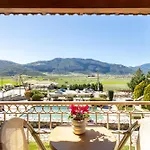 Pleiades Season Gems - Korinthos Stone Retreats 3* Kaliáni