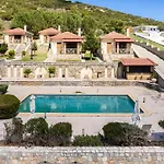 Pleiades Season Gems - Korinthos Stone Retreats 3* Kaliáni