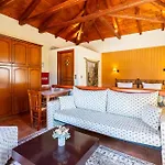 Pleiades Season Gems - Korinthos Stone Retreats 3*