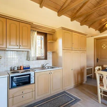 Pleiades Season Gems - Korinthos Stone Retreats Hotel Kalianoi