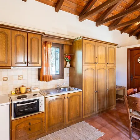 Hotel Pleiades Season Gems - Korinthos Stone Retreats 3*