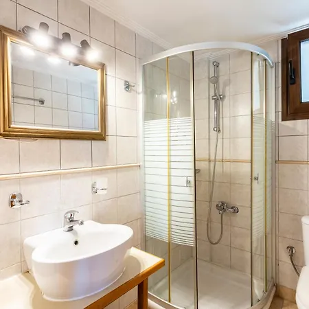 Pleiades Season Gems - Korinthos Stone Retreats Hotel Kalianoi