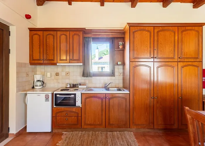 Pleiades Season Gems - Korinthos Stone Retreats Отель
