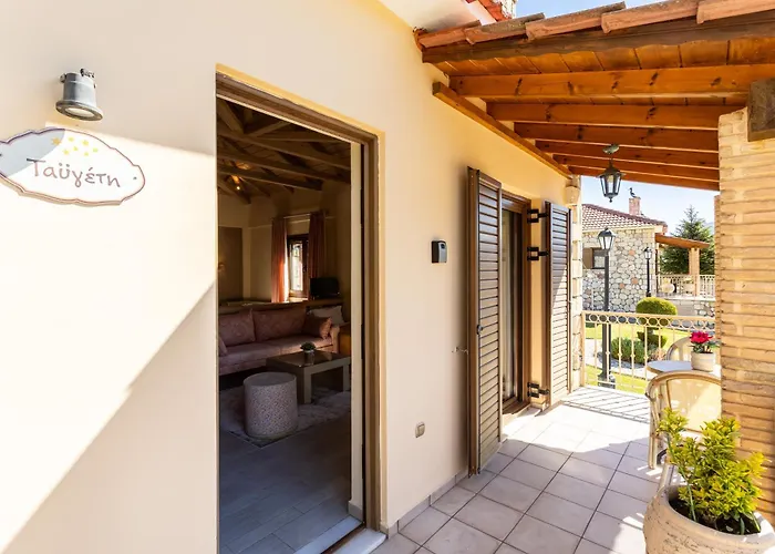 Pleiades Season Gems - Korinthos Stone Retreats Hotel 3*