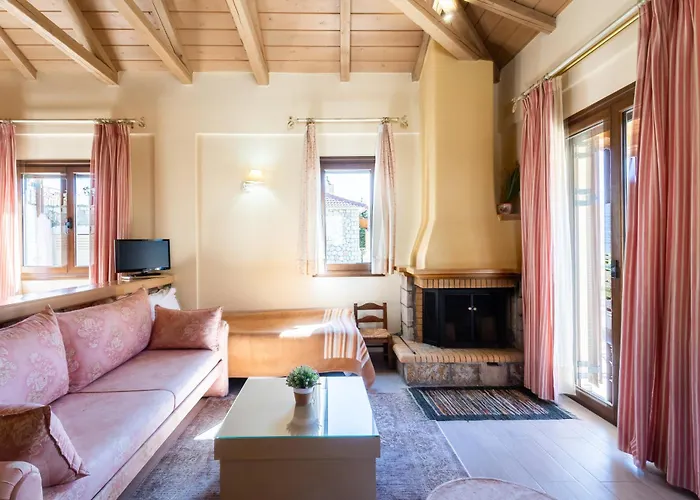 Pleiades Season Gems - Korinthos Stone Retreats Hotel Kalianoi