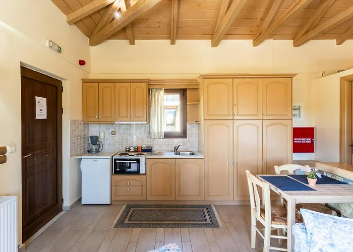 Отель Pleiades Season Gems - Korinthos Stone Retreats