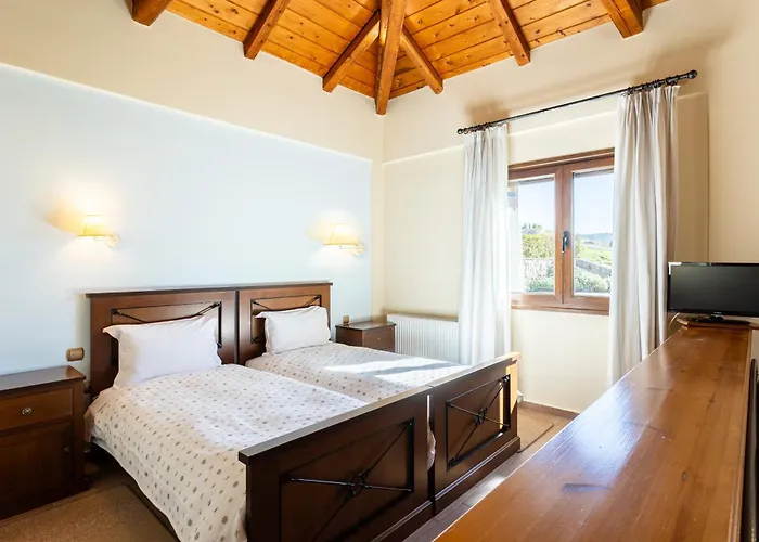 Pleiades Season Gems - Korinthos Stone Retreats Отель Kalianoi