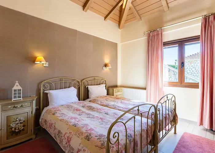Pleiades Season Gems - Korinthos Stone Retreats Отель