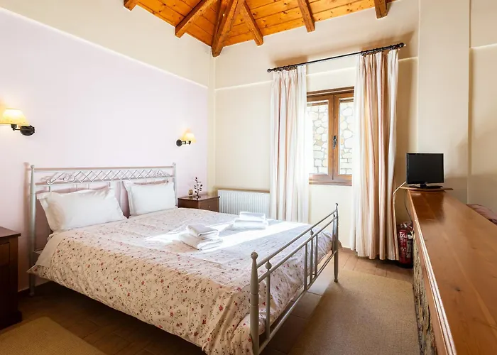 Отель Pleiades Season Gems - Korinthos Stone Retreats 3*